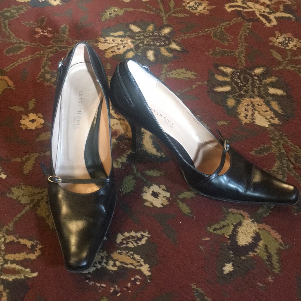 Black Pumps - image 1